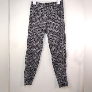 SOHO women's black & white ankle pants size (8)